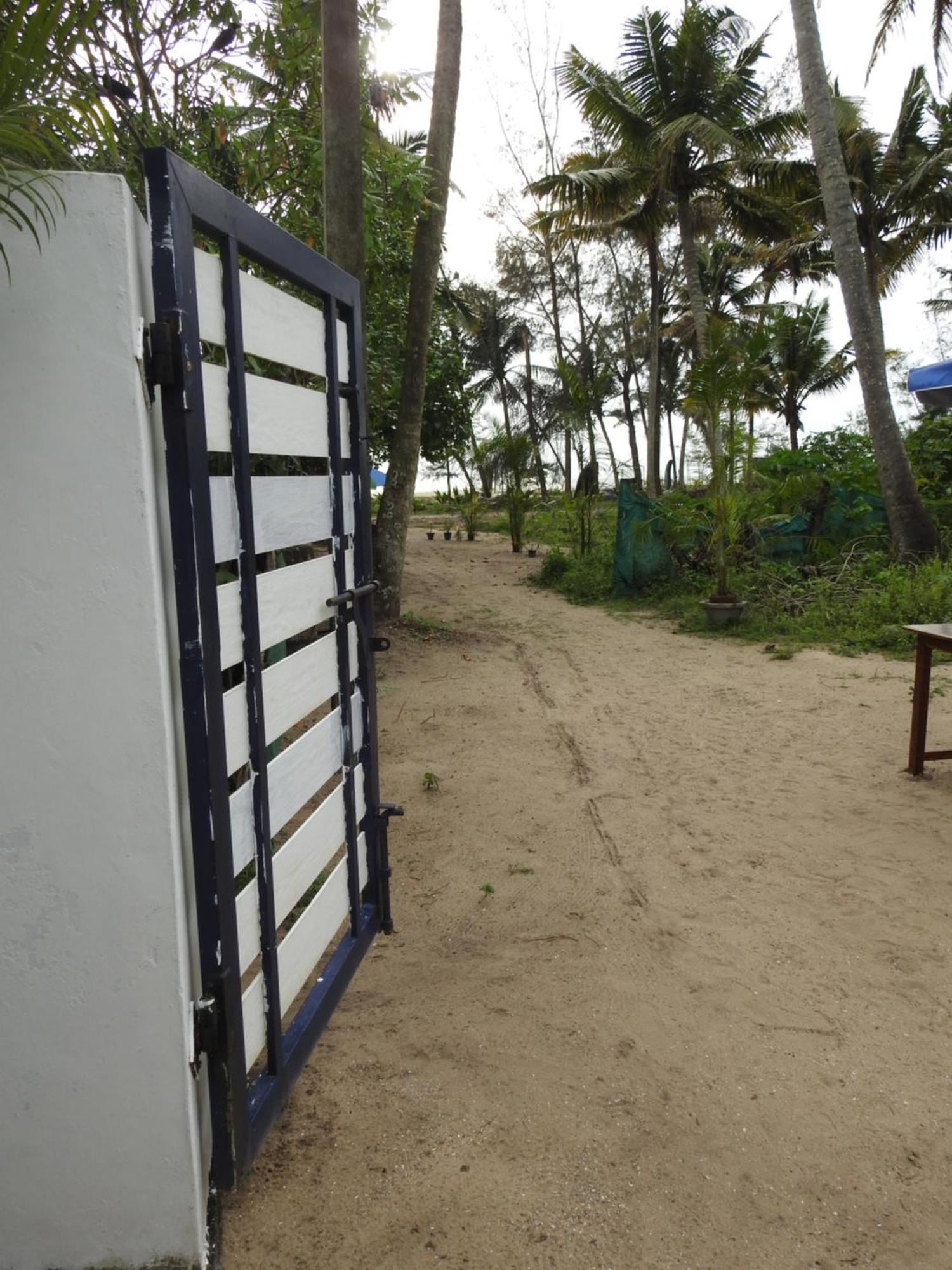 Shoreline Marari Beach Villa At Golden Beach Mararikulam Alappuzha Екстериор снимка