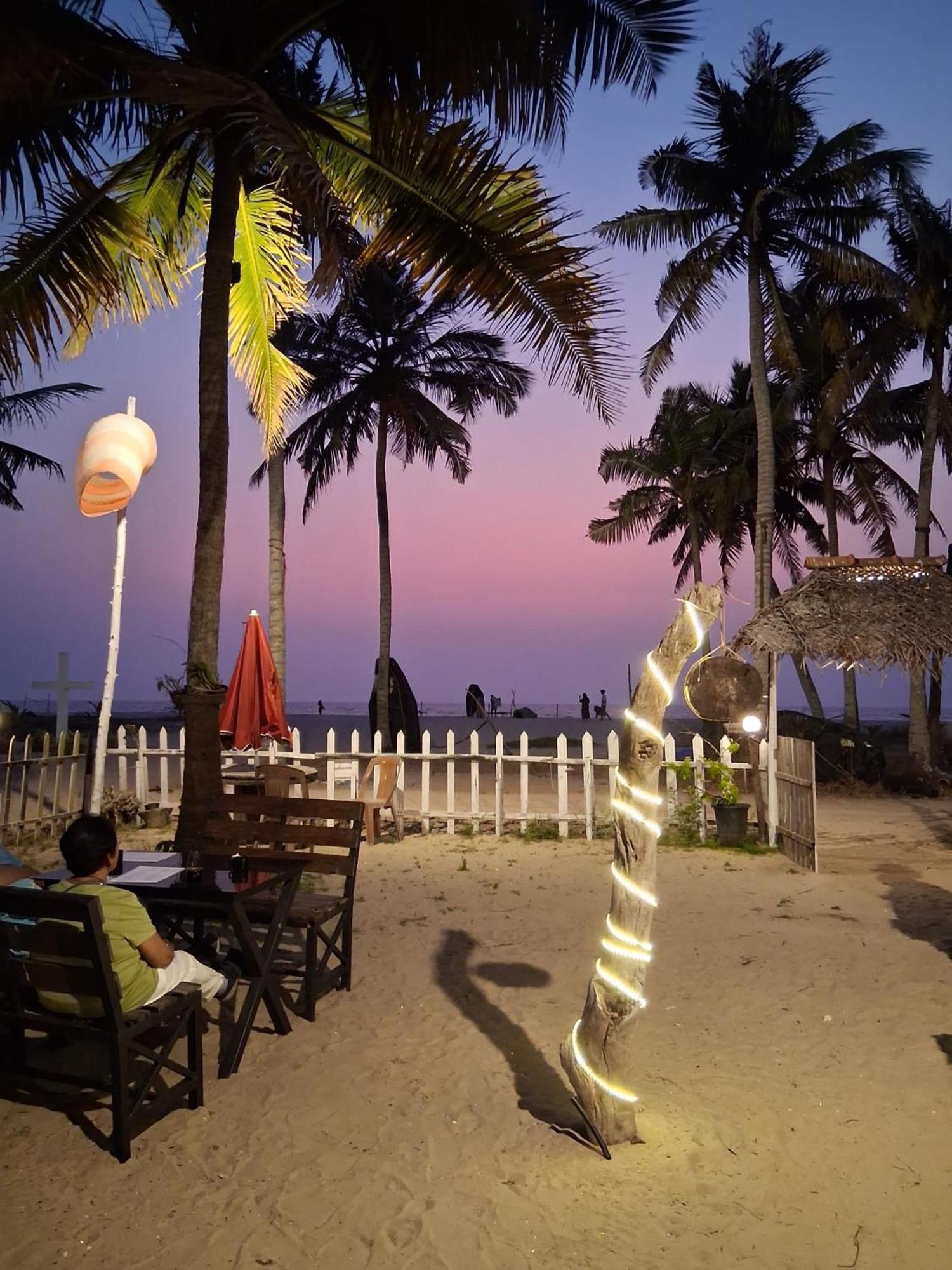 Shoreline Marari Beach Villa At Golden Beach Mararikulam Alappuzha Екстериор снимка